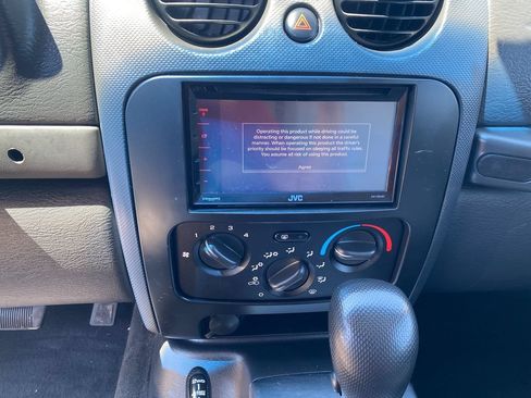 Used 2004 Jeep Liberty Limited w/ Trailer Tow Group AWD/4WD image 16