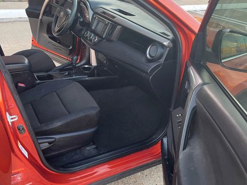 Used 2016 Toyota RAV4 LE image 11