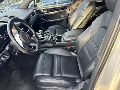 Certified 2020 Porsche Cayenne AWD/4WD image 2