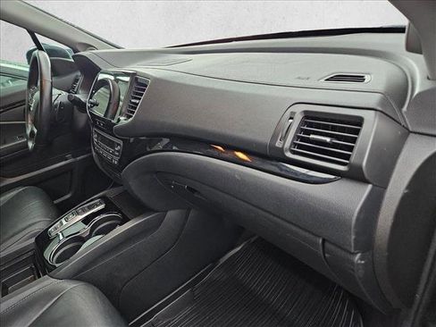 Used 2020 Honda Pilot Touring image 23