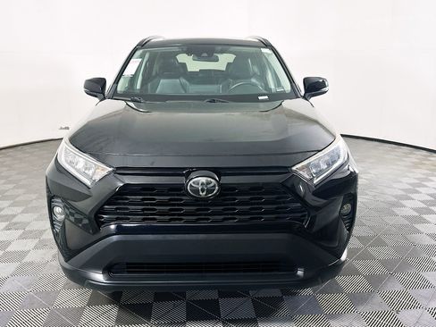 Used 2021 Toyota RAV4 XLE Premium image 8