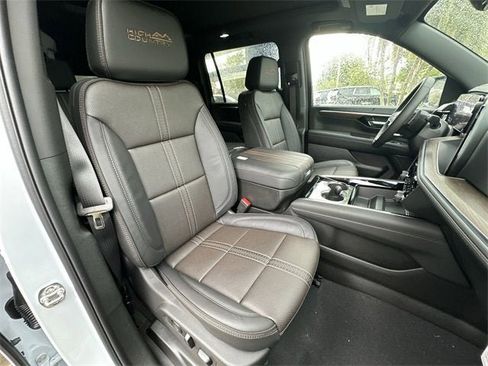 New 2026 Chevrolet Suburban High Country w/ Sun And Tow Package image 28