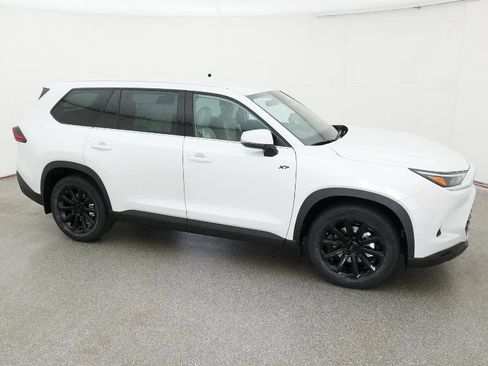 New 2026 Toyota Grand Highlander XLE FWD image 15