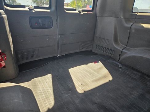 Used 2008 Chevrolet Express 1500 Passenger image 19