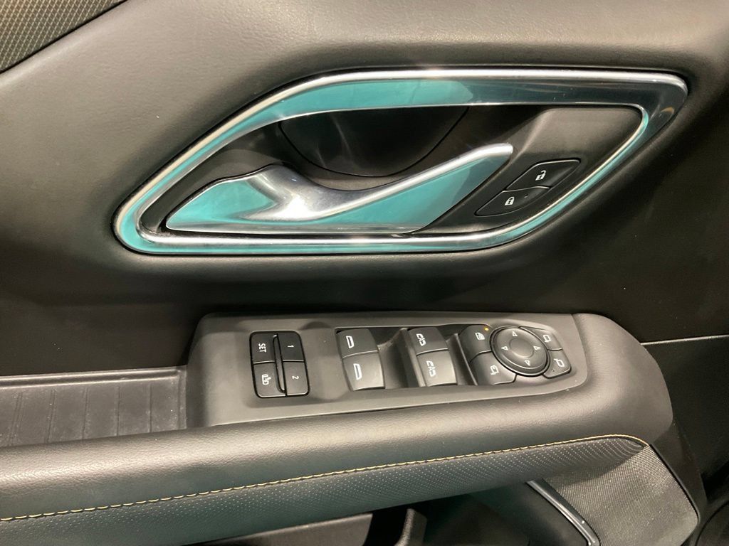 Used 2023 GMC Yukon AT4 w/ LPO, Floor Liner Package AWD/4WD image 7
