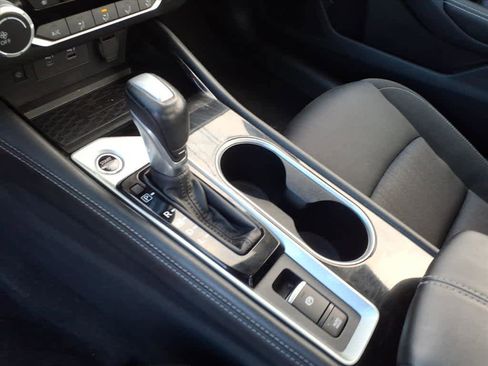 Certified 2023 Nissan Altima 2.5 SV w/ SV Premium Package image 18