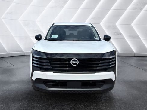 New 2025 Nissan Kicks S image 2