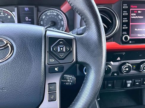 Used 2020 Toyota Tacoma TRD Off-Road AWD/4WD image 19