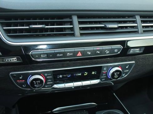 Used 2019 Audi Q7 3.0T Prestige image 17