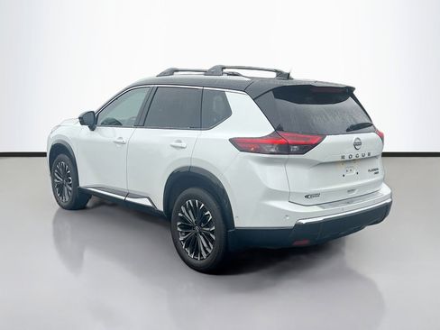 Used 2026 Nissan Rogue Platinum w/ Platinum Premium Package image 5
