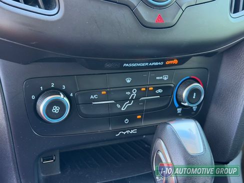 Used 2016 Ford Focus SE FWD image 28
