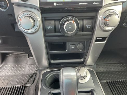Used 2020 Toyota 4Runner SR5 Premium image 18