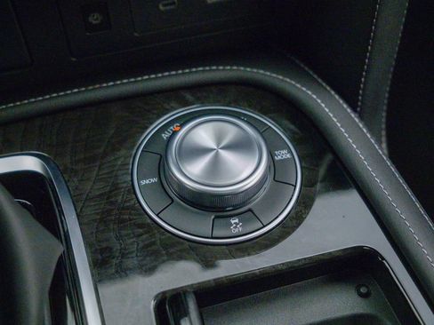 Used 2024 INFINITI QX80 Sensory image 34