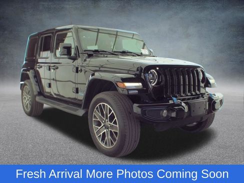 Used 2023 Jeep Wrangler Unlimited Sahara AWD/4WD image 5