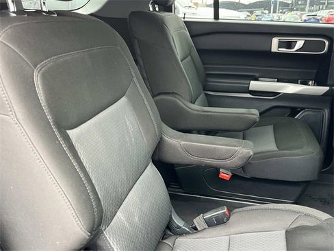 Used 2023 Ford Explorer XLT image 23