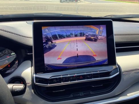 Used 2024 Jeep Compass Limited image 19