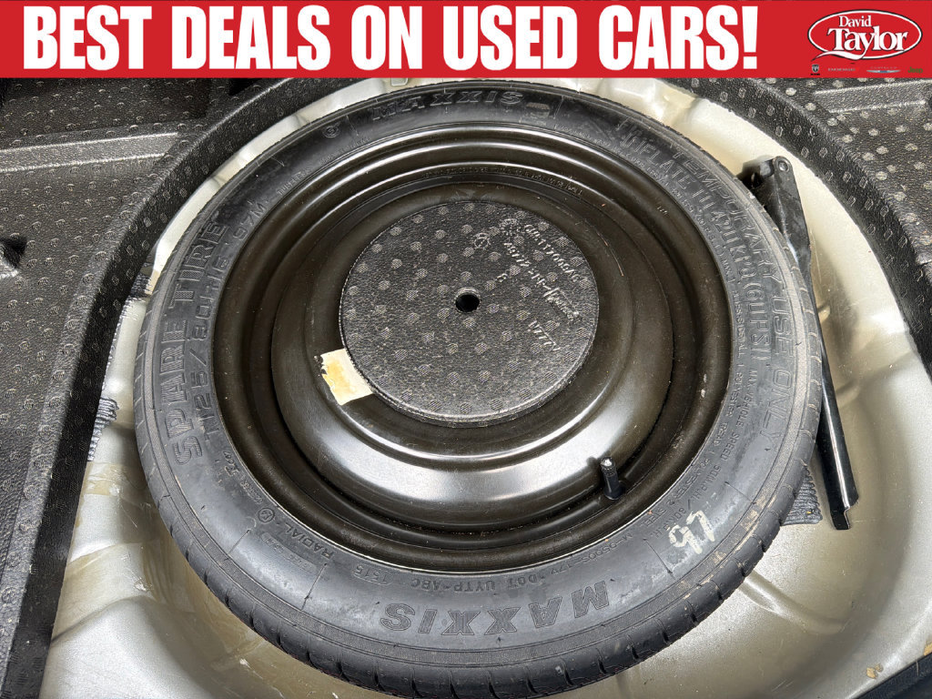 Used 2015 Ford Focus SE w/ SE Cold Weather Package FWD image 39
