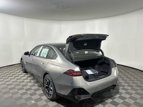 New 2026 BMW i5 eDrive40 w/ M Sport Package image 19