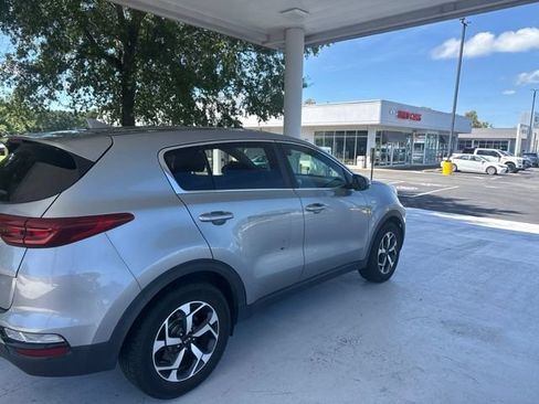 Used 2020 Kia Sportage LX w/ LX Popular Package AWD/4WD image 3