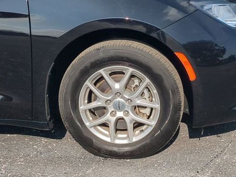 Used 2024 Chrysler Voyager LX image 11