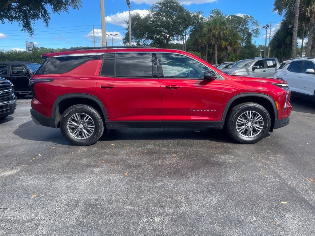 Used 2026 Chevrolet Traverse LT FWD image 7
