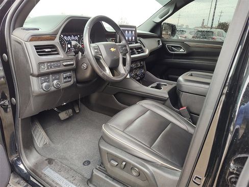Used 2021 Chevrolet Tahoe Premier w/ Premium Package image 2