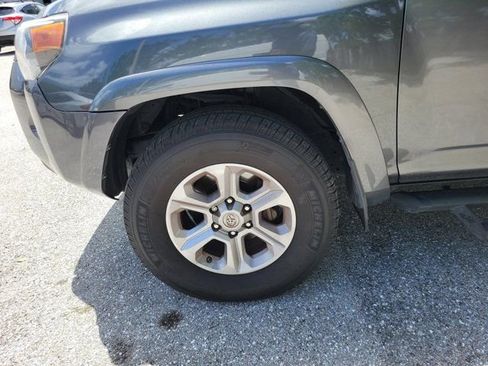 Used 2020 Toyota 4Runner SR5 Premium w/ Moonroof Package image 10