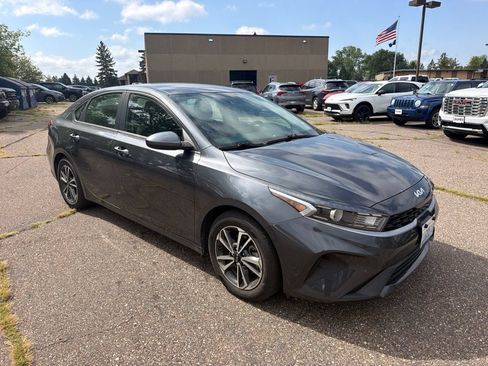 Used 2024 Kia Forte LXS FWD image 3