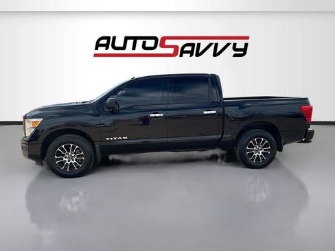 Used 2021 Nissan Titan SV w/ SV Convenience Package image 4
