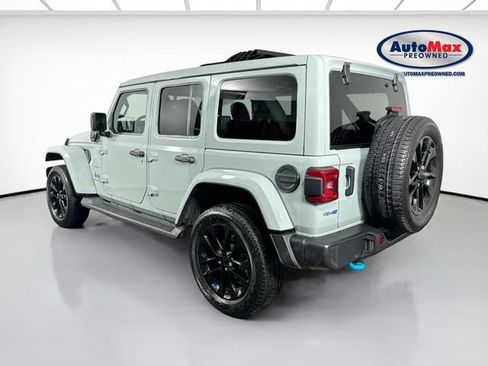 Used 2023 Jeep Wrangler Unlimited Sahara w/ Cold Weather Group AWD/4WD image 6