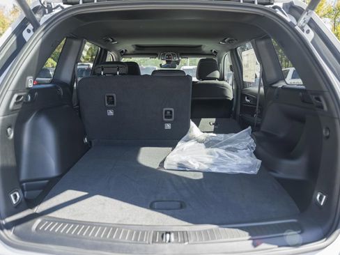 New 2025 Jeep Grand Cherokee Laredo X w/ Luxury Tech Group I image 10