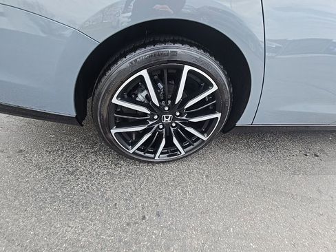 Used 2023 Honda Accord Touring image 9