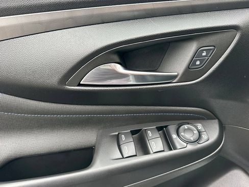Certified 2024 Buick Envista Sport Touring w/ Convenience I Package FWD image 11