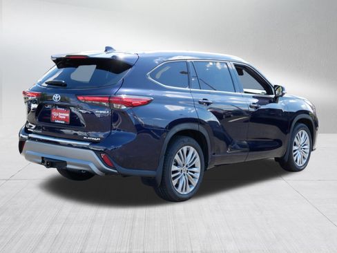 Used 2023 Toyota Highlander Platinum AWD/4WD image 7