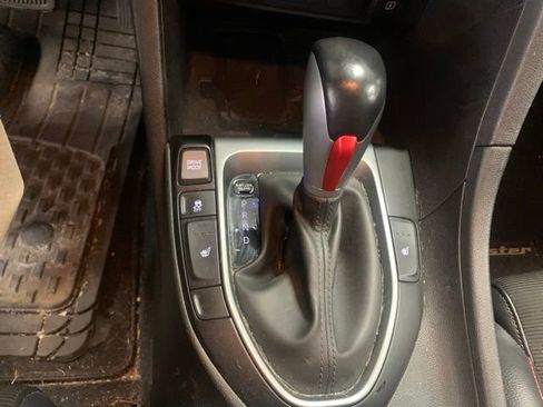 Used 2021 Hyundai Veloster 2.0 Premium FWD image 17
