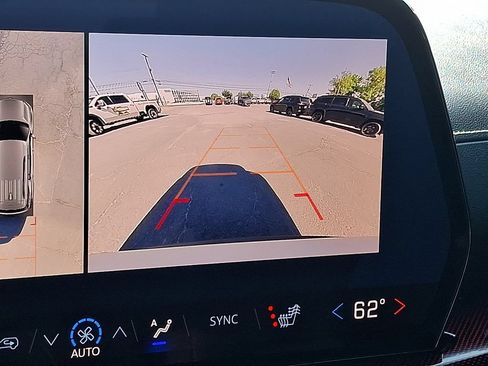 Used 2024 Chevrolet Traverse Z71 w/ Enhanced Driving Package AWD/4WD image 4