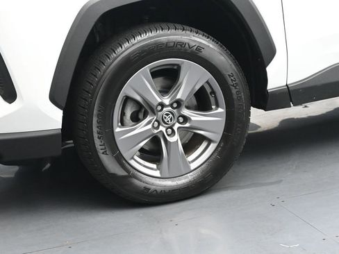 Used 2024 Toyota RAV4 XLE FWD image 12