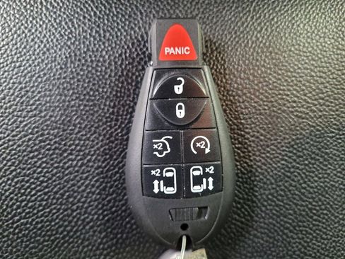 Used 2019 Dodge Grand Caravan SXT FWD image 32