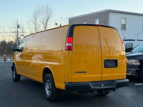 Used 2017 Chevrolet Express 2500 Extended image 7