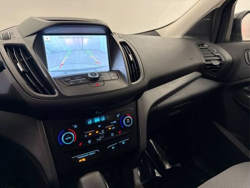Used 2018 Ford Escape SE w/ SE Sync 3 Package FWD image 40