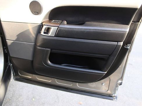 Used 2019 Land Rover Range Rover Sport HSE AWD/4WD image 24