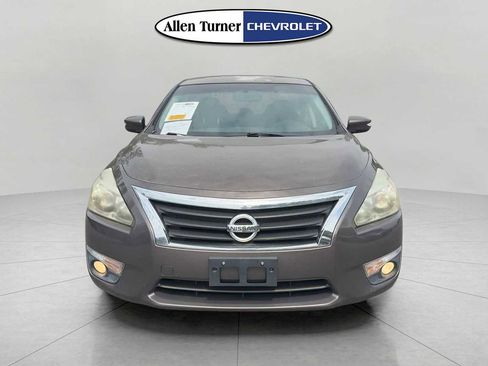 Used 2015 Nissan Altima 2.5 SV w/ Convenience Package FWD image 2