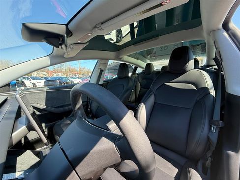 Used 2025 Tesla Model 3 Long Range RWD image 9