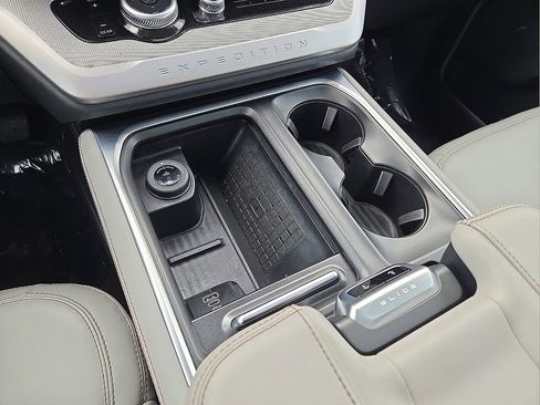 Used 2025 Ford Expedition Max Active image 28