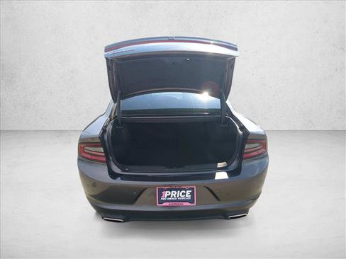 Used 2020 Dodge Charger SXT RWD image 6