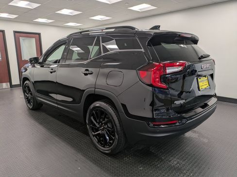 Used 2023 GMC Terrain SLT w/ Tech Package image 6