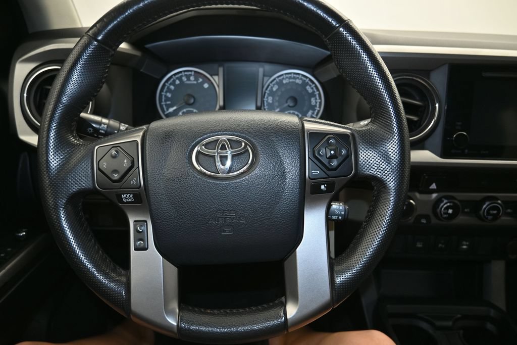 Used 2017 Toyota Tacoma SR5 w/ Tow Package AWD/4WD image 13