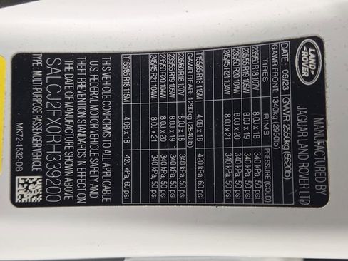 Used 2024 Land Rover Discovery Sport S image 28