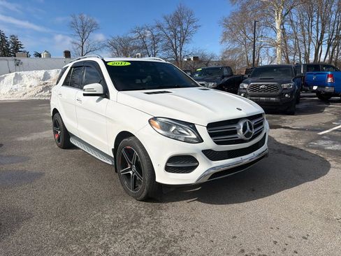 Used 2017 Mercedes-Benz GLE 350 4MATIC image 4