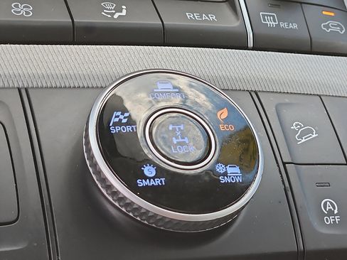 Used 2022 Hyundai Palisade SEL w/ 8P Bench Seat Package image 25